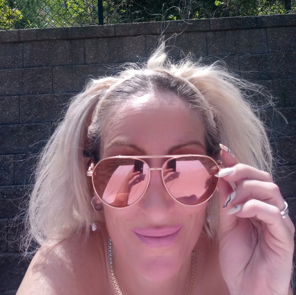 Meet your Posher, Christina